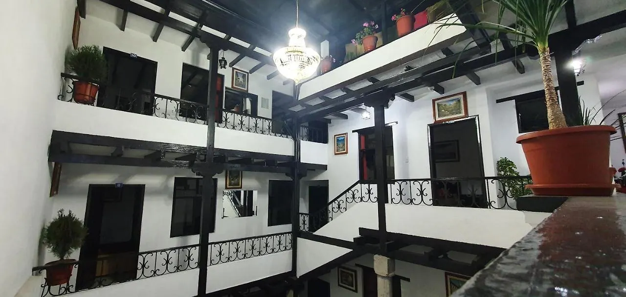 Hostel Hostal Flores Quito Ecuador